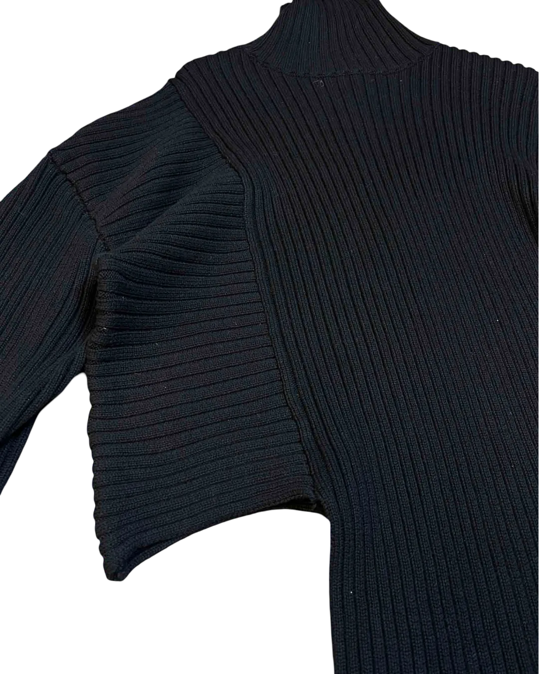 Size XL | Cazinc the Label Cutout Ribbed Jumper